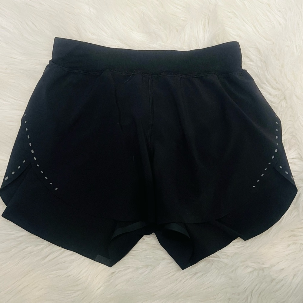 Lululemon Black Size 2 Shortd
